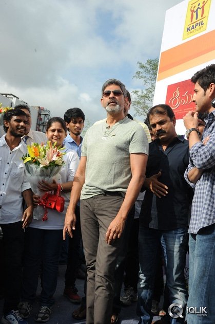 Srimanthudu-Movie-Team-at-HBC-Chak-De-India-Ride